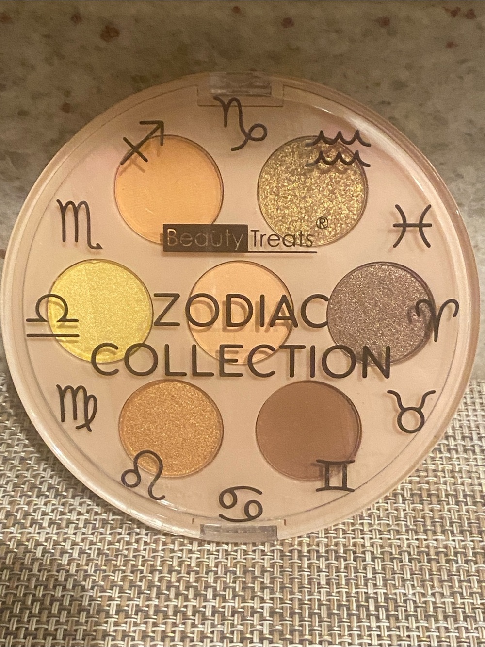 Beauty Treats Zodiac Collection 7 pot eyeshadow palette collection. Neutral